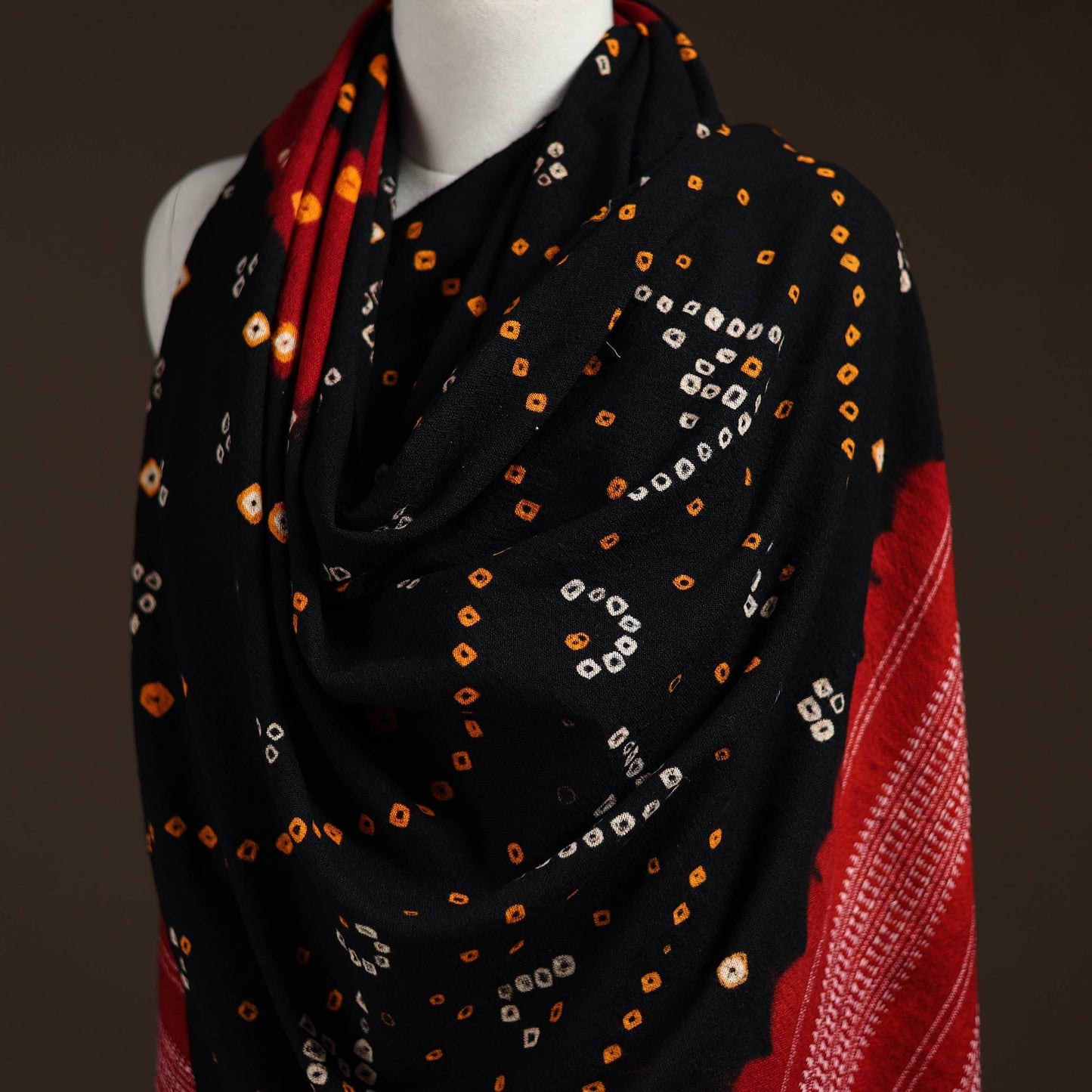 Kutch handwoven bandhani merino wool shawl 13 - handcrafted
