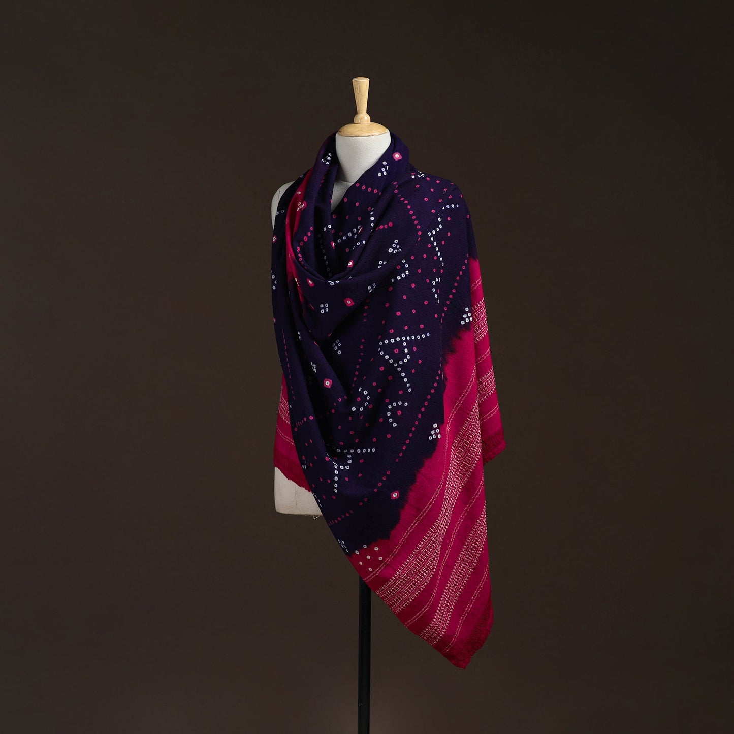 Kutch handwoven bandhani merino wool shawl 15 - handcrafted