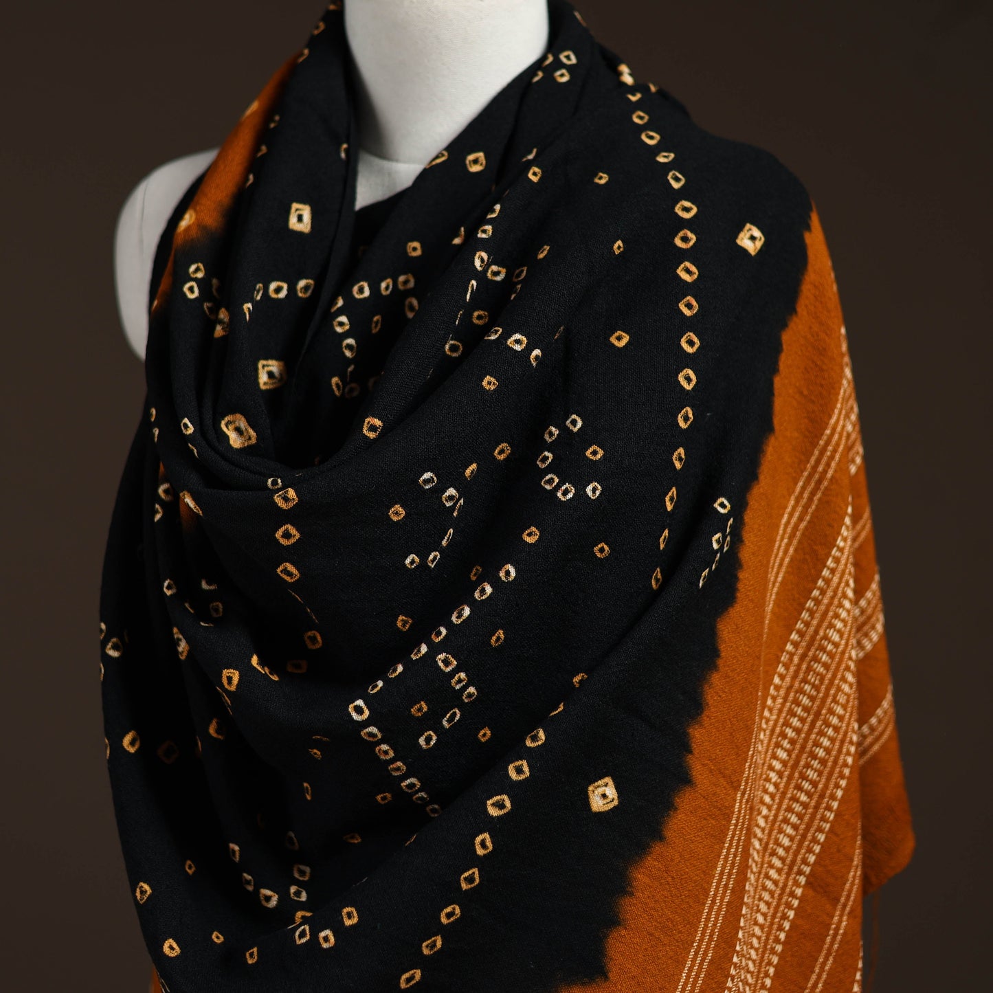 Kutch handwoven bandhani merino wool shawl 17 - handcrafted