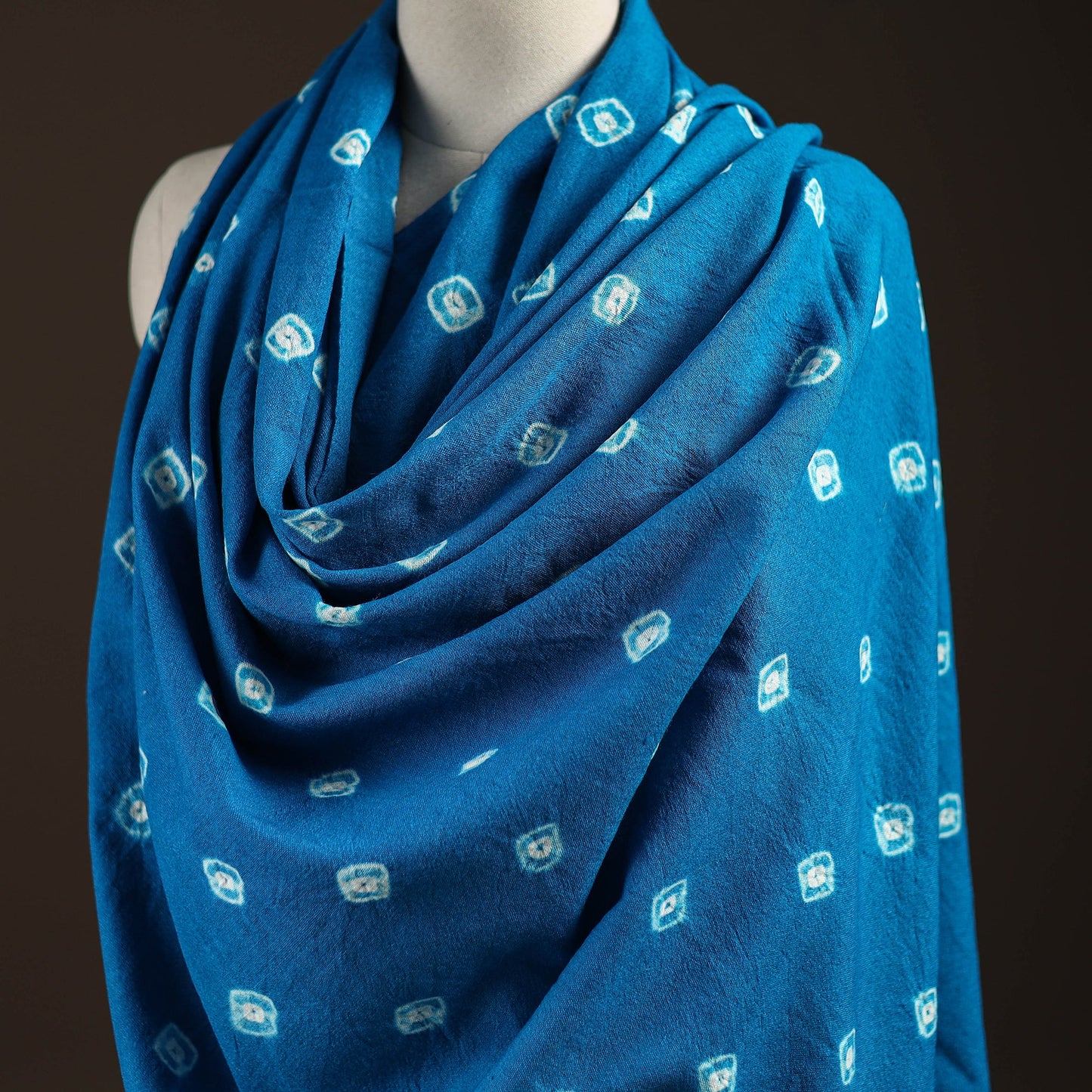 Kutch handwoven merino wool bandhani tie-dye shawl 124
