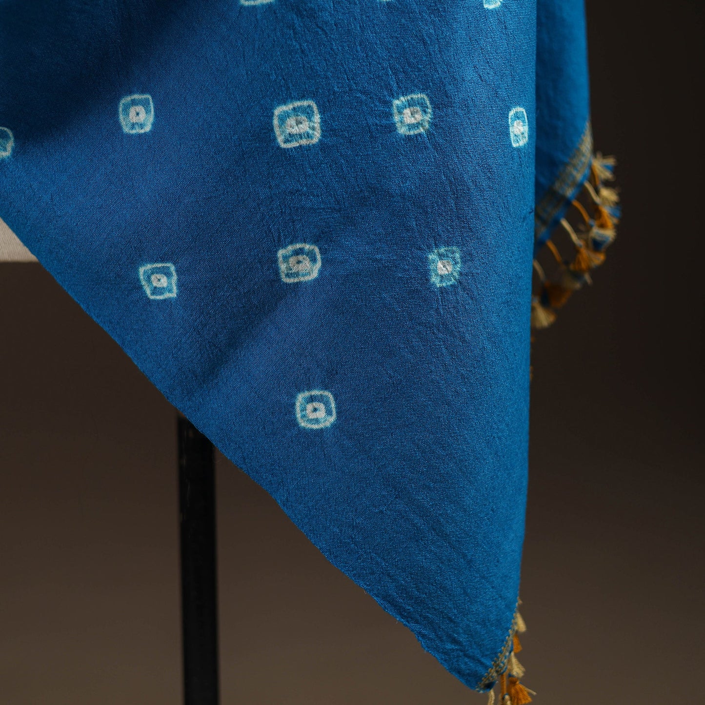 Kutch handwoven merino wool bandhani tie-dye shawl 124