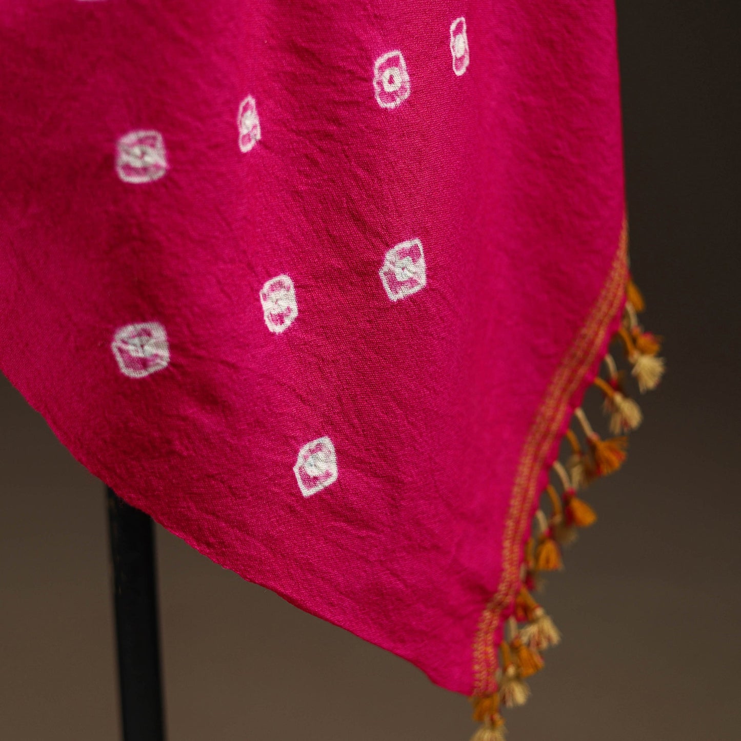 Kutch handwoven merino wool bandhani tie-dye shawl 125