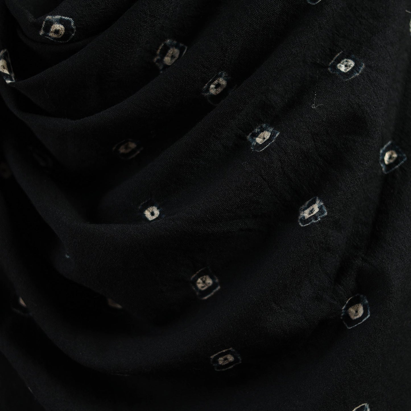 Kutch handwoven merino wool bandhani tie-dye shawl 127