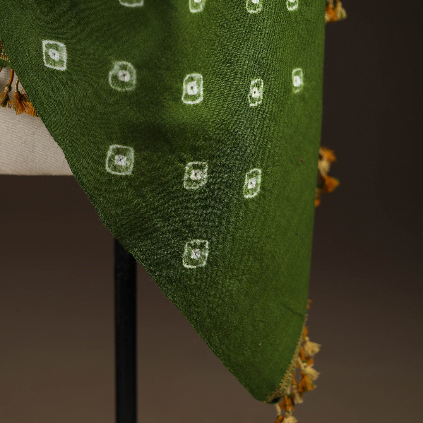 Kutch handwoven merino wool bandhani tie-dye shawl 130