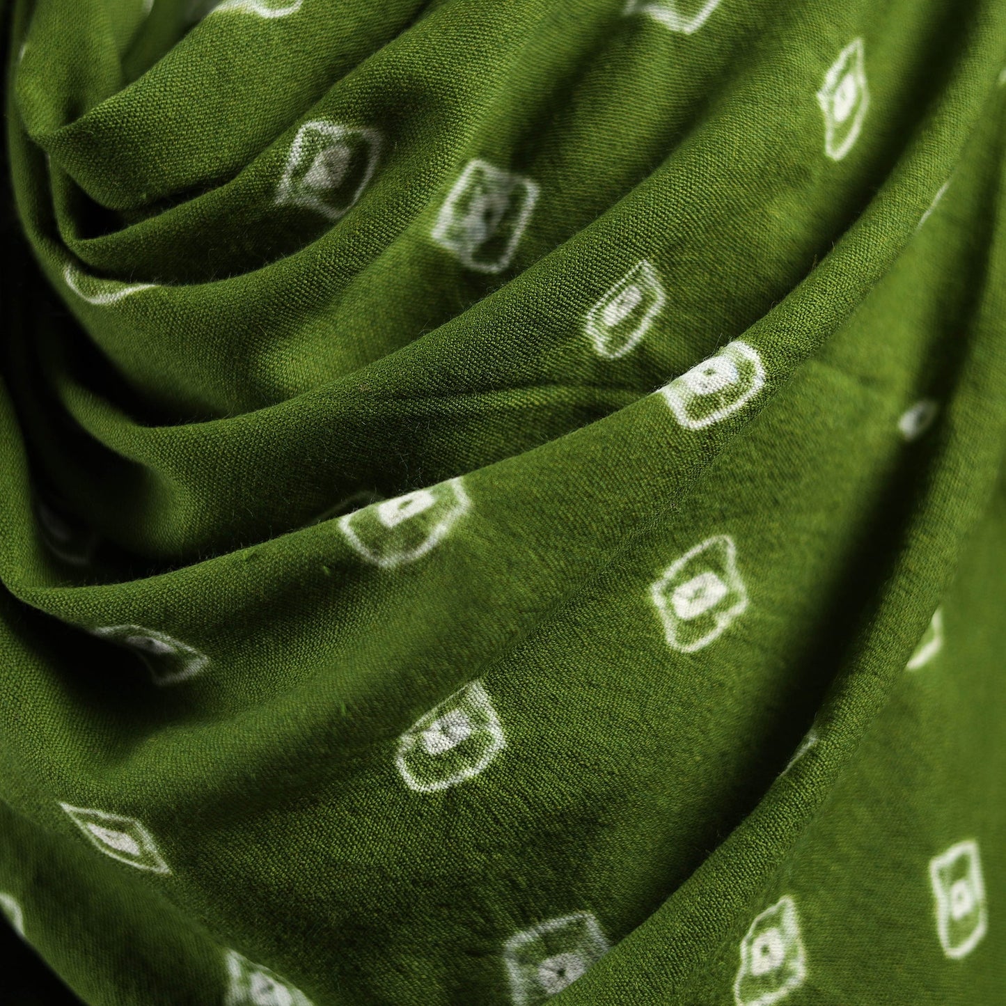 Kutch handwoven merino wool bandhani tie-dye shawl 130