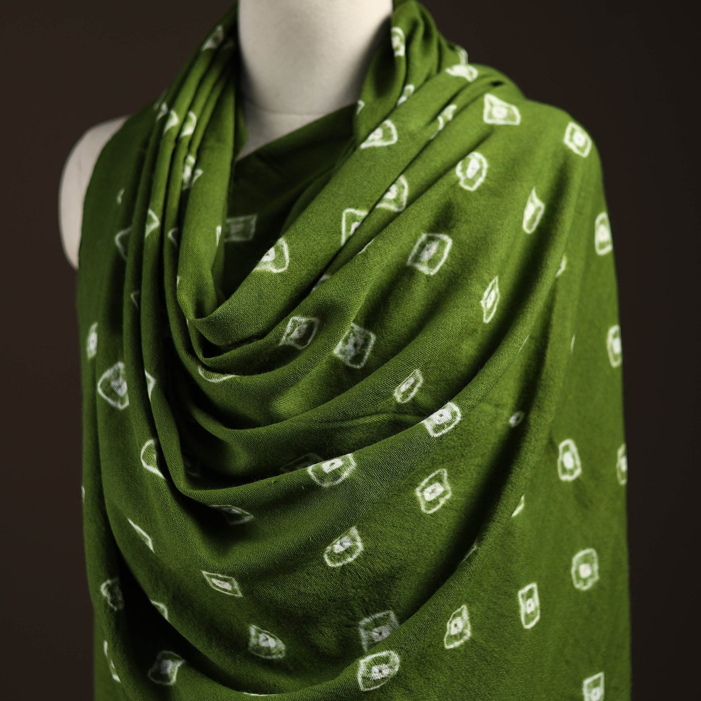 Kutch handwoven merino wool bandhani tie-dye shawl 130