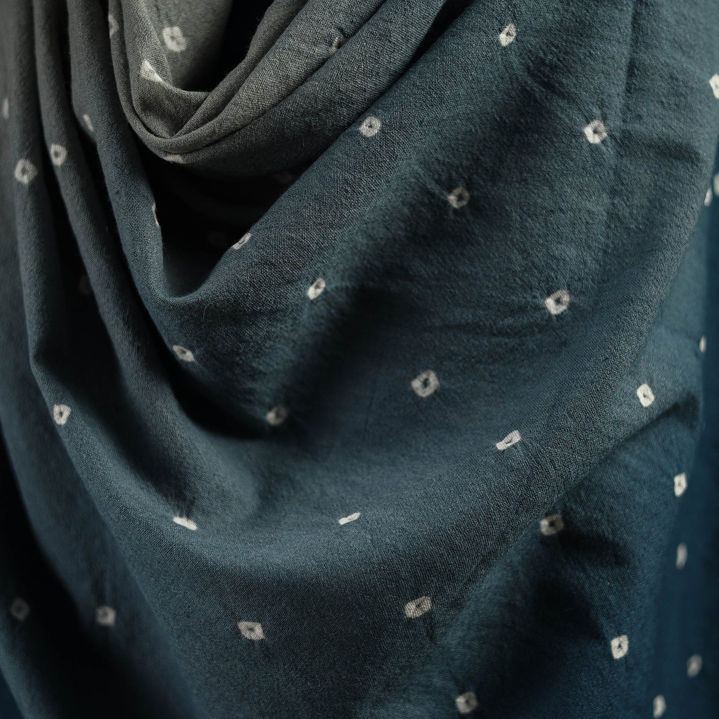 Kutch handwoven merino wool bandhani tie-dye shawl 139