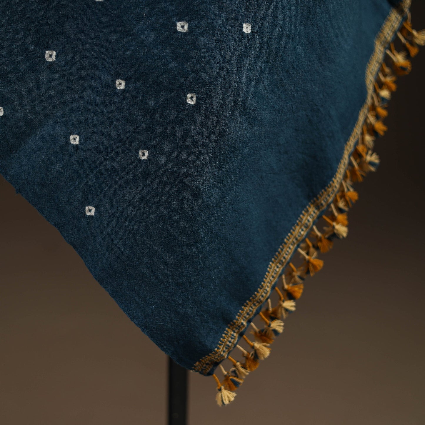 Kutch handwoven merino wool bandhani tie-dye shawl 139