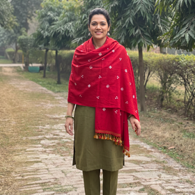 Pink Kutch Handwoven Merino Wool Bandhani Tie-Dye Shawl, worn by a model, AI visual of the shawl, iTokri