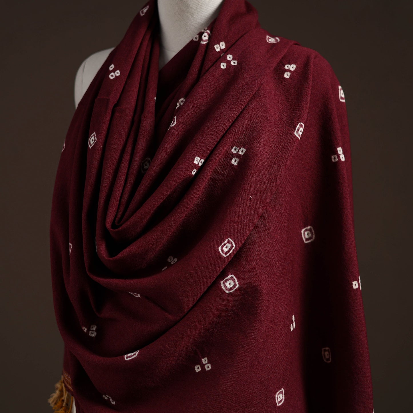 Kutch handwoven merino wool bandhani tie-dye shawl 28