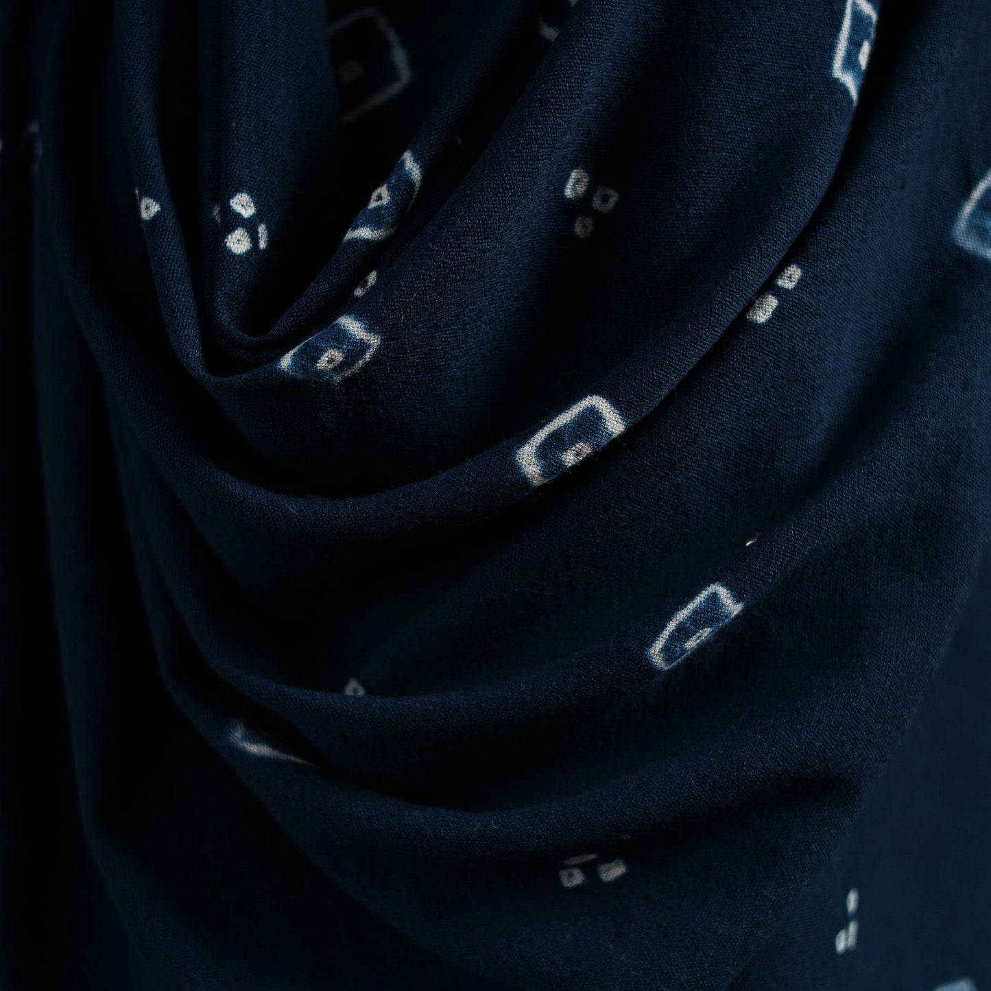 Kutch handwoven merino wool bandhani tie-dye shawl 29