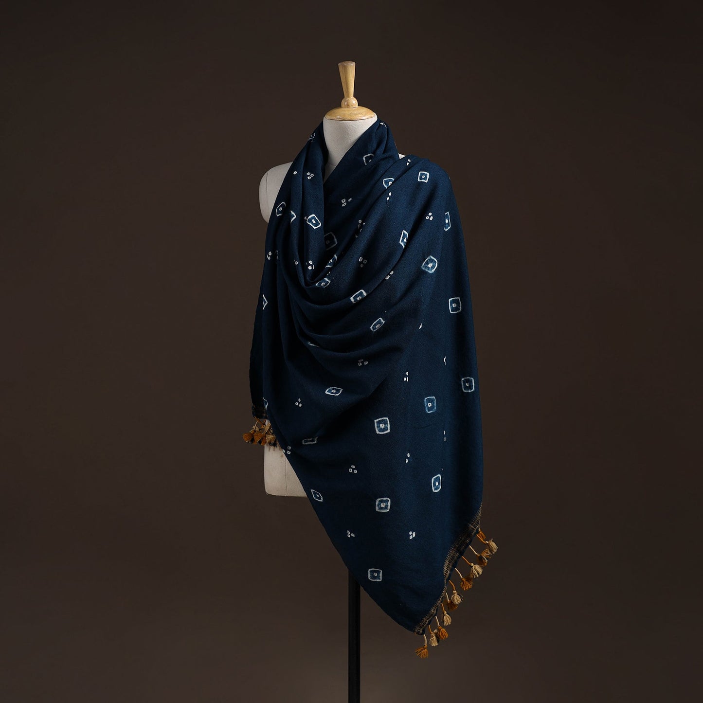 Kutch handwoven merino wool bandhani tie-dye shawl 29