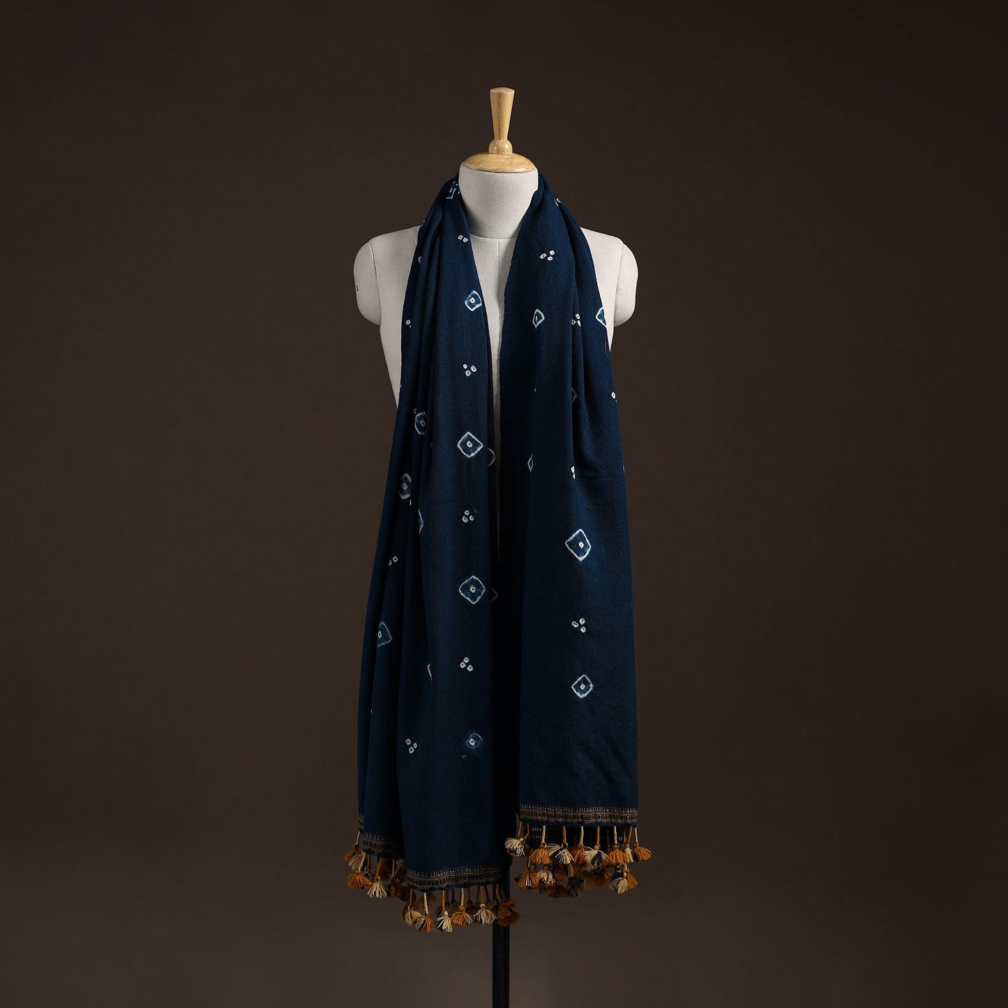 Kutch handwoven merino wool bandhani tie-dye shawl 29