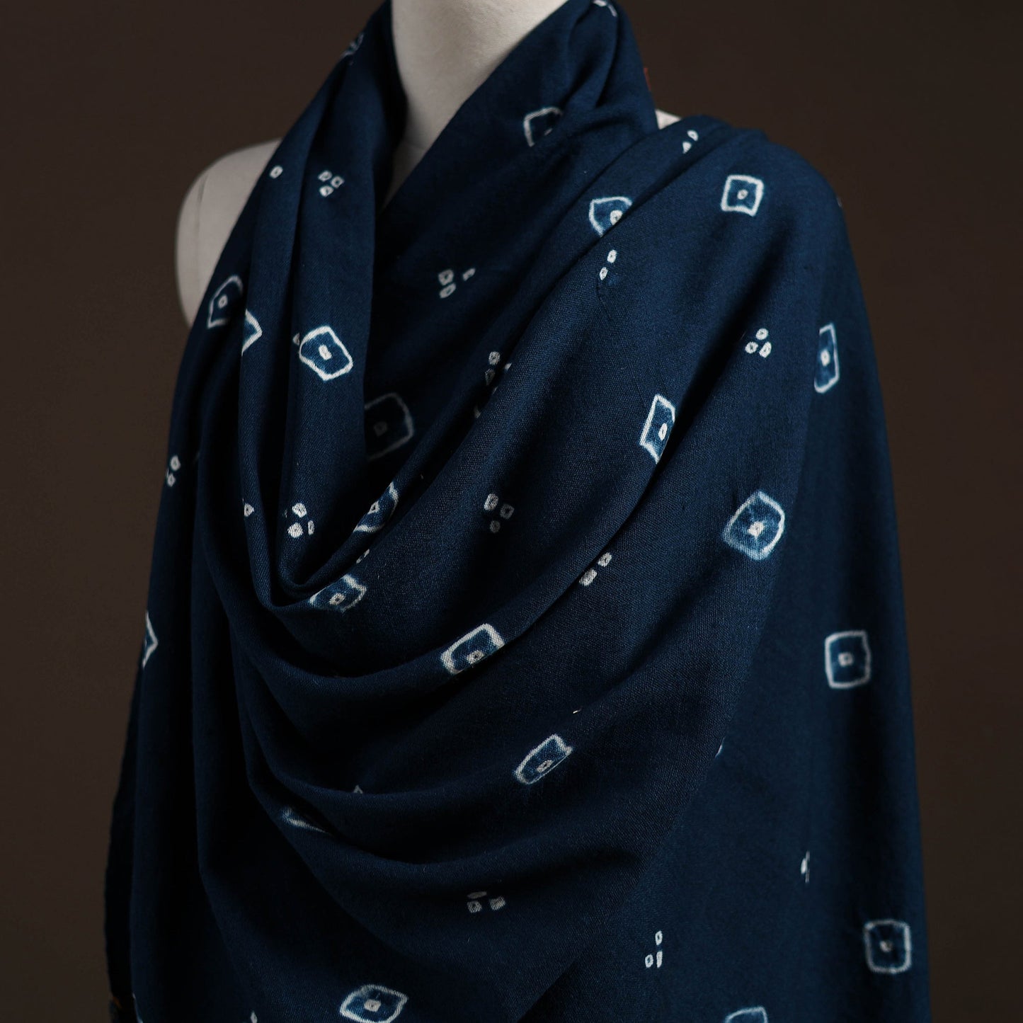 Kutch handwoven merino wool bandhani tie-dye shawl 29