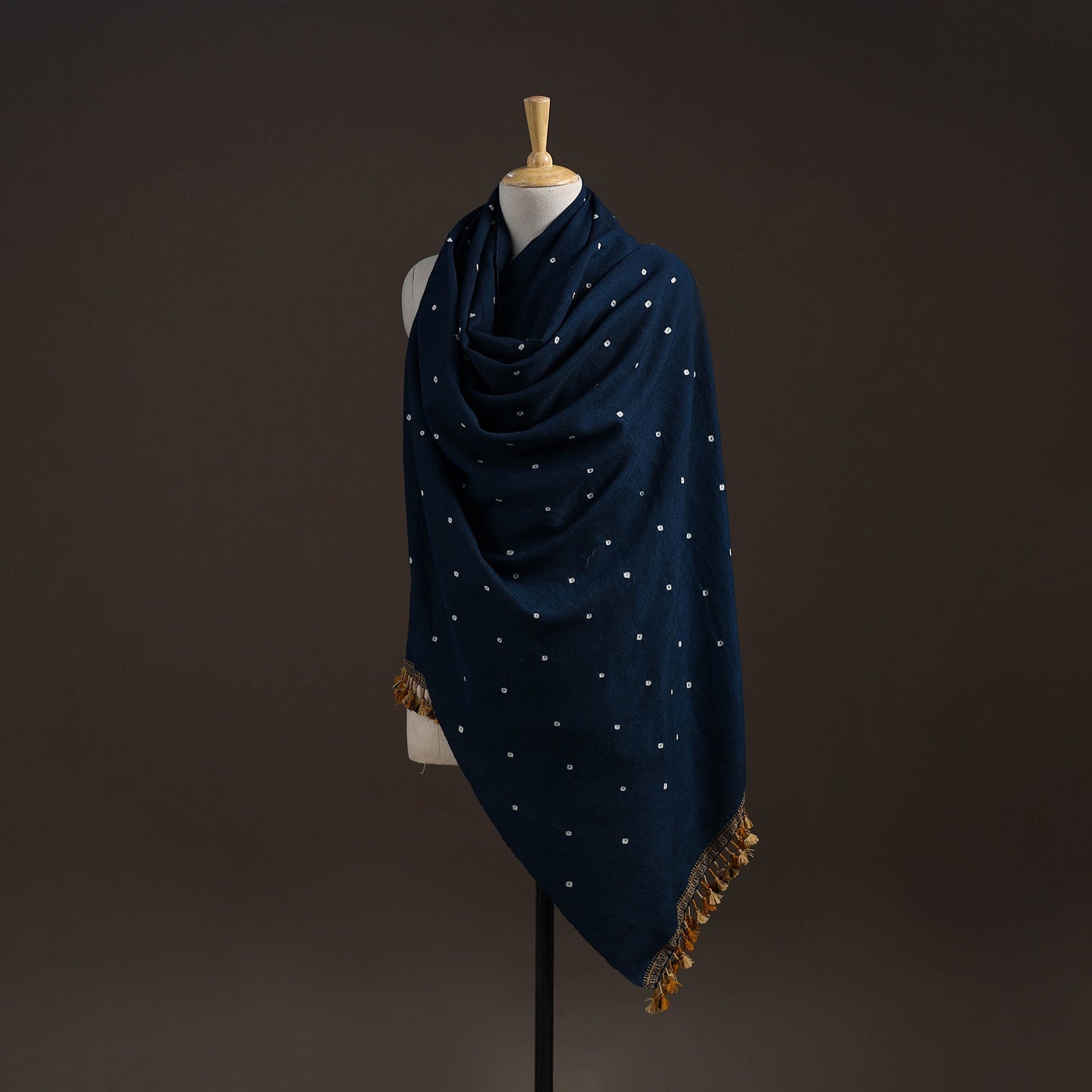 Kutch handwoven merino wool bandhani tie-dye shawl 37