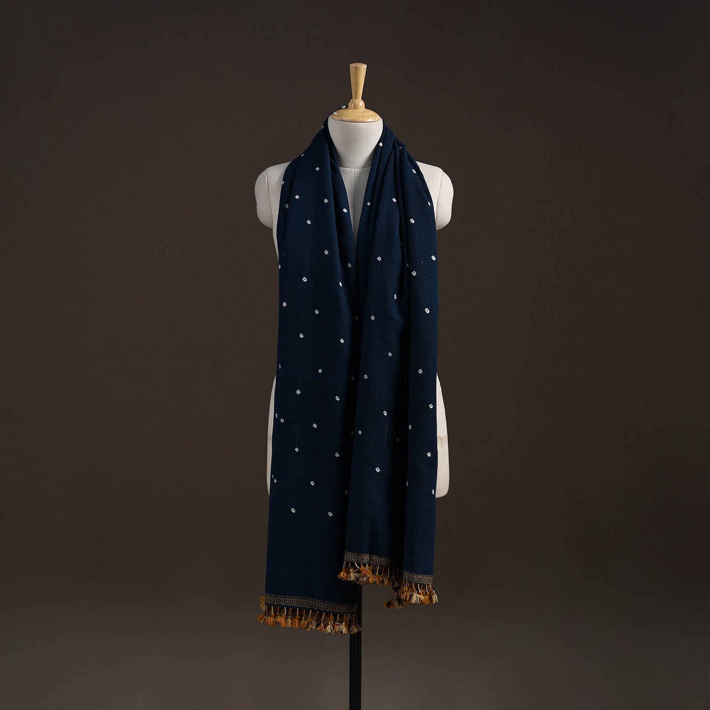 Kutch handwoven merino wool bandhani tie-dye shawl 37