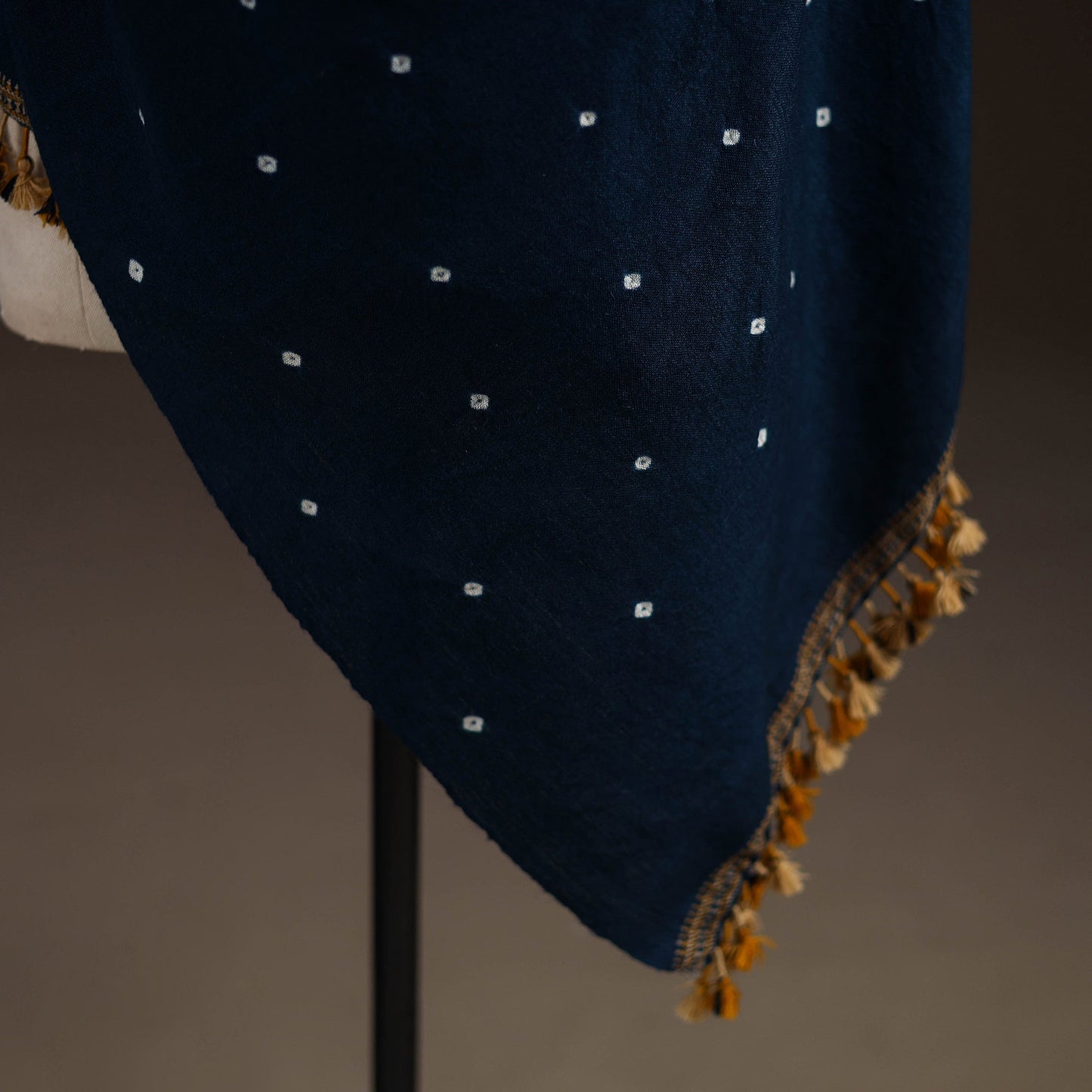 Kutch handwoven merino wool bandhani tie-dye shawl 37