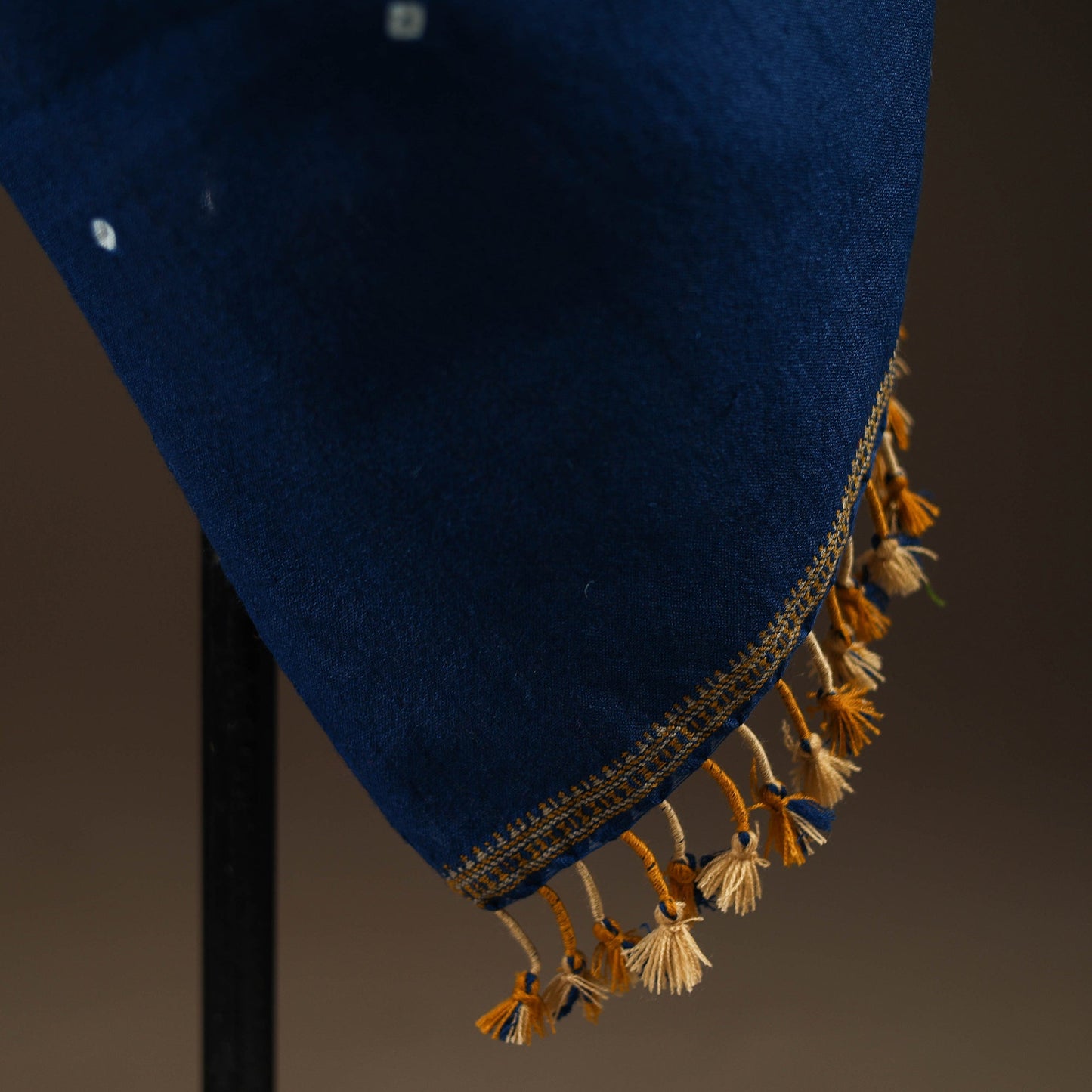 Kutch handwoven merino wool bandhani tie-dye shawl 88