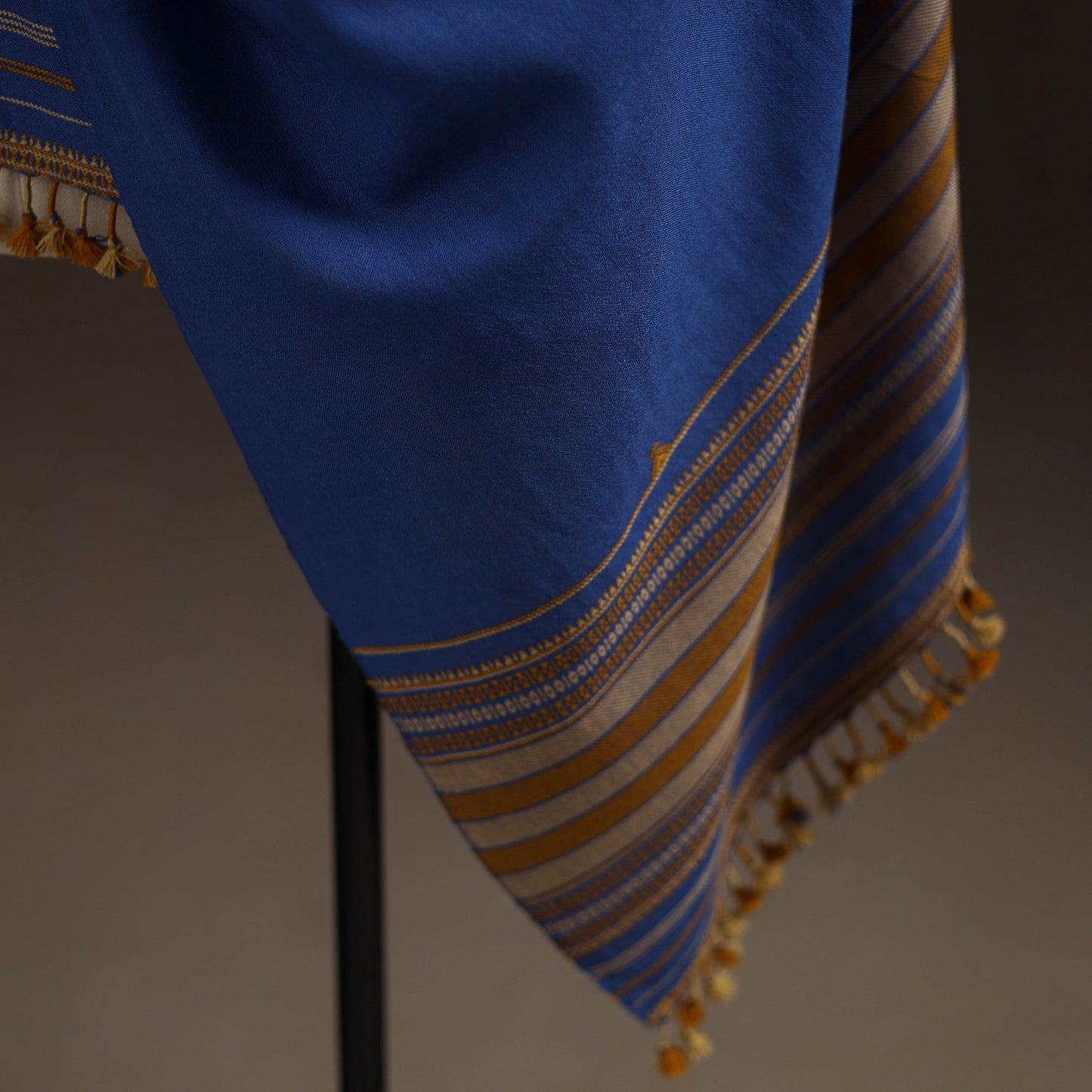 Kutch handwoven merino wool shawl 48 - handcrafted