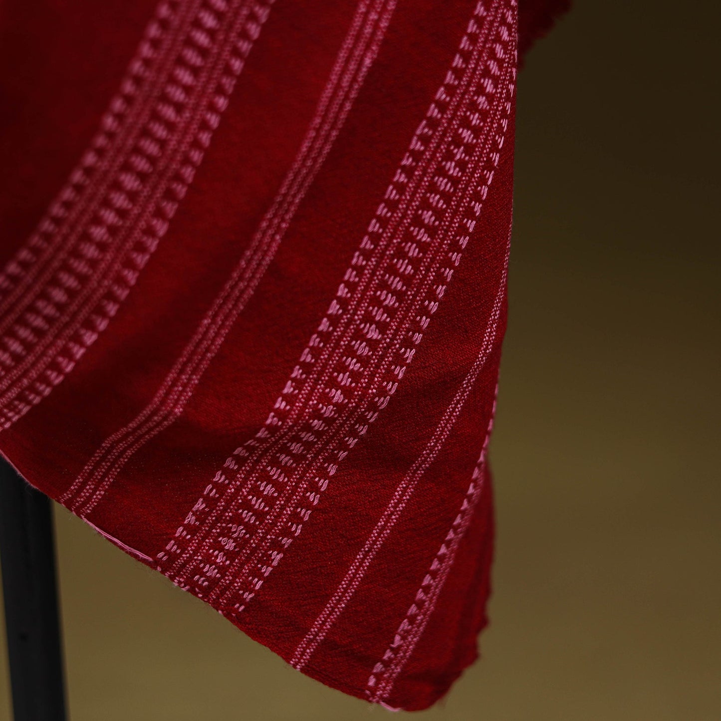 Kutch handwoven merino wool tie-dye bandhani shawl 03