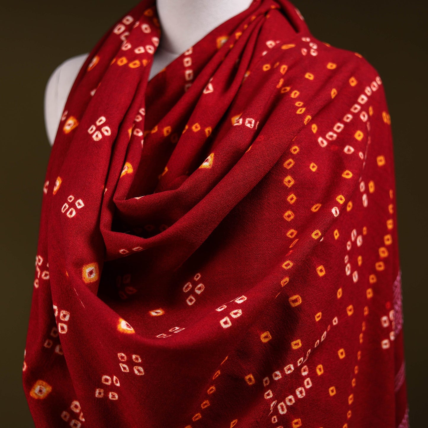 Kutch handwoven merino wool tie-dye bandhani shawl 03