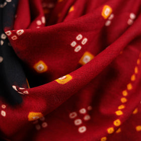 Kutch handwoven merino wool tie-dye bandhani shawl 09