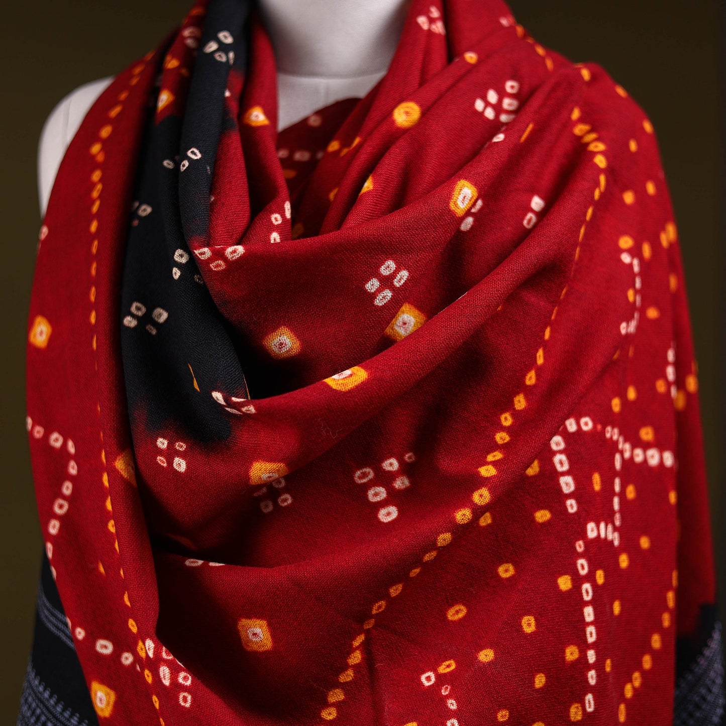 Kutch handwoven merino wool tie-dye bandhani shawl 09