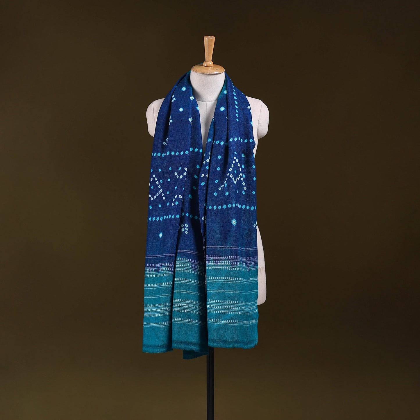 Kutch handwoven merino wool tie-dye bandhani shawl 10