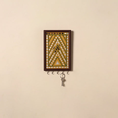 Kutch mud mirror work lippan art key holder (9 x 6 in) 35