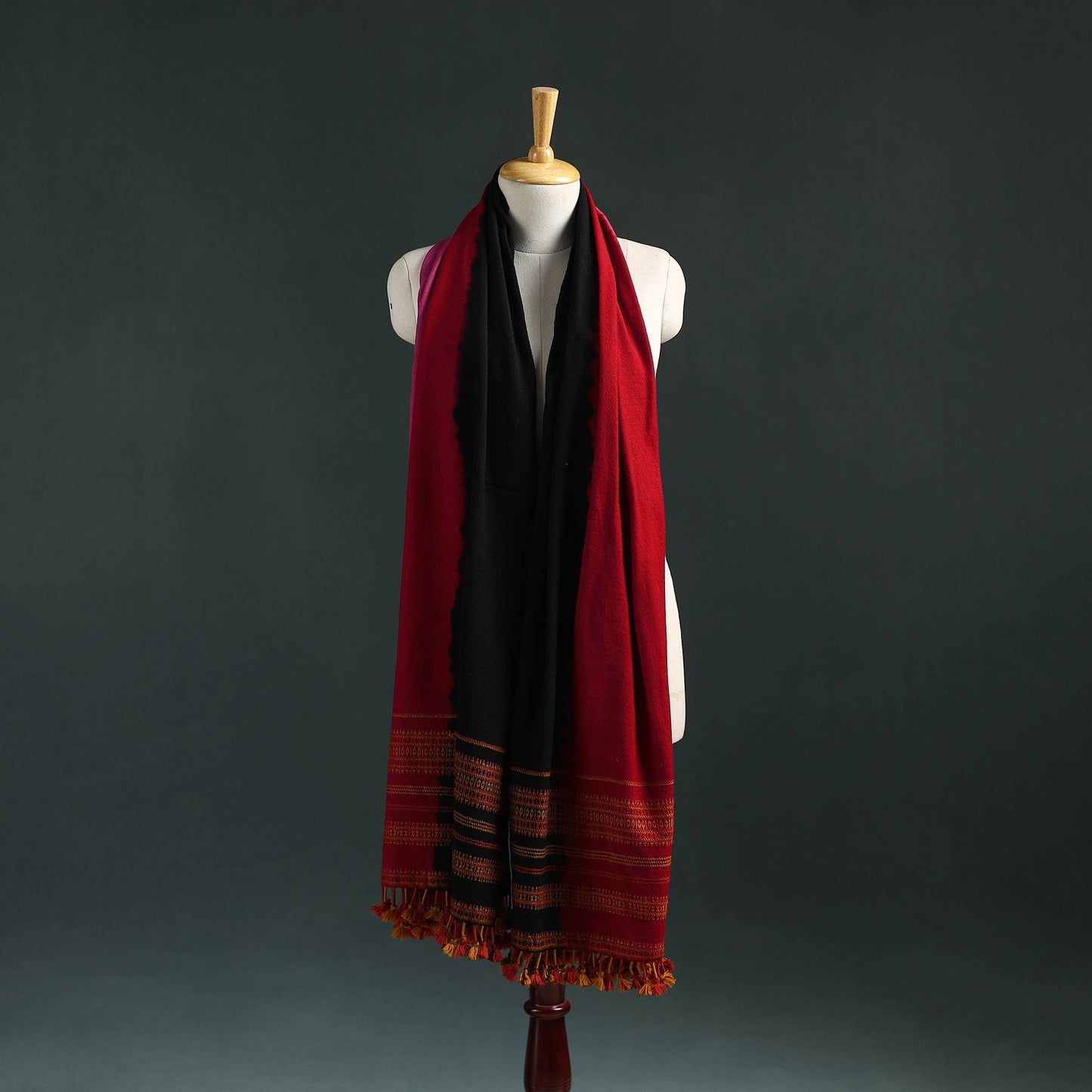 Kutch shibori tie-dye handwoven merino wool shawl 01