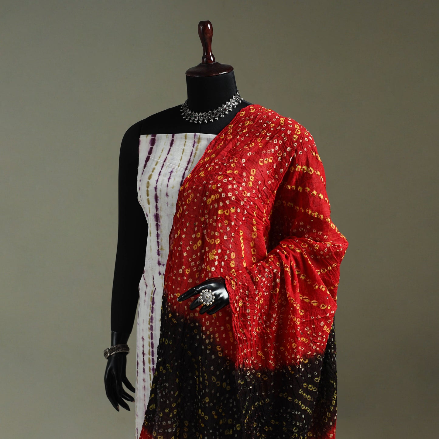 Kutch tie-dye pure mul cotton bandhani dupatta 01