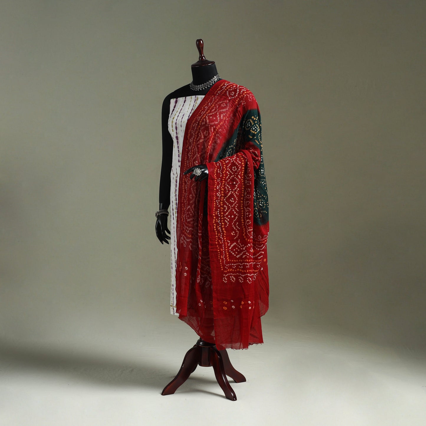 Kutch tie-dye pure mul cotton bandhani dupatta 02