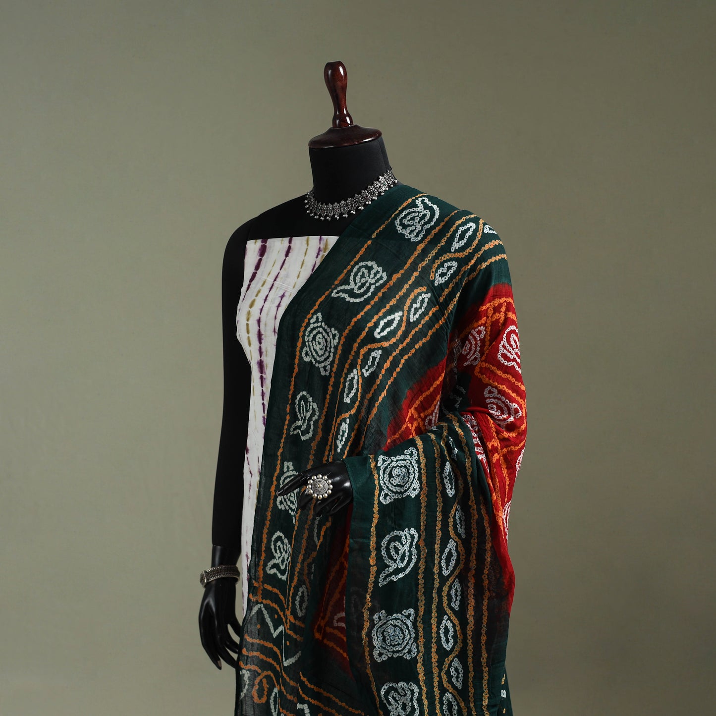 Kutch tie-dye pure mul cotton bandhani dupatta 03