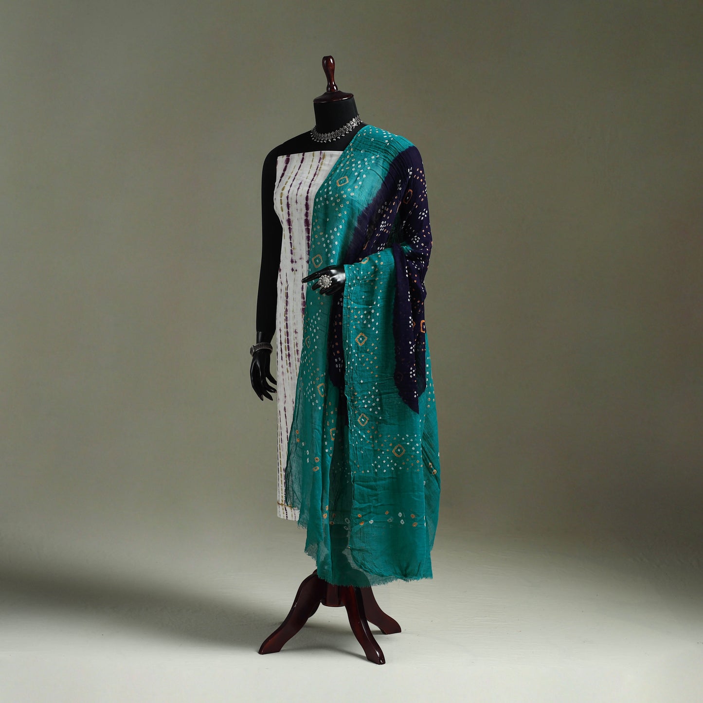 Kutch tie-dye pure mul cotton bandhani dupatta 07