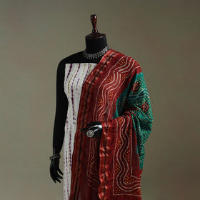 Kutch tie-dye pure mul cotton bandhani dupatta with border