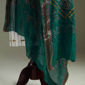 Kutch tie-dye pure mul cotton bandhani dupatta with border