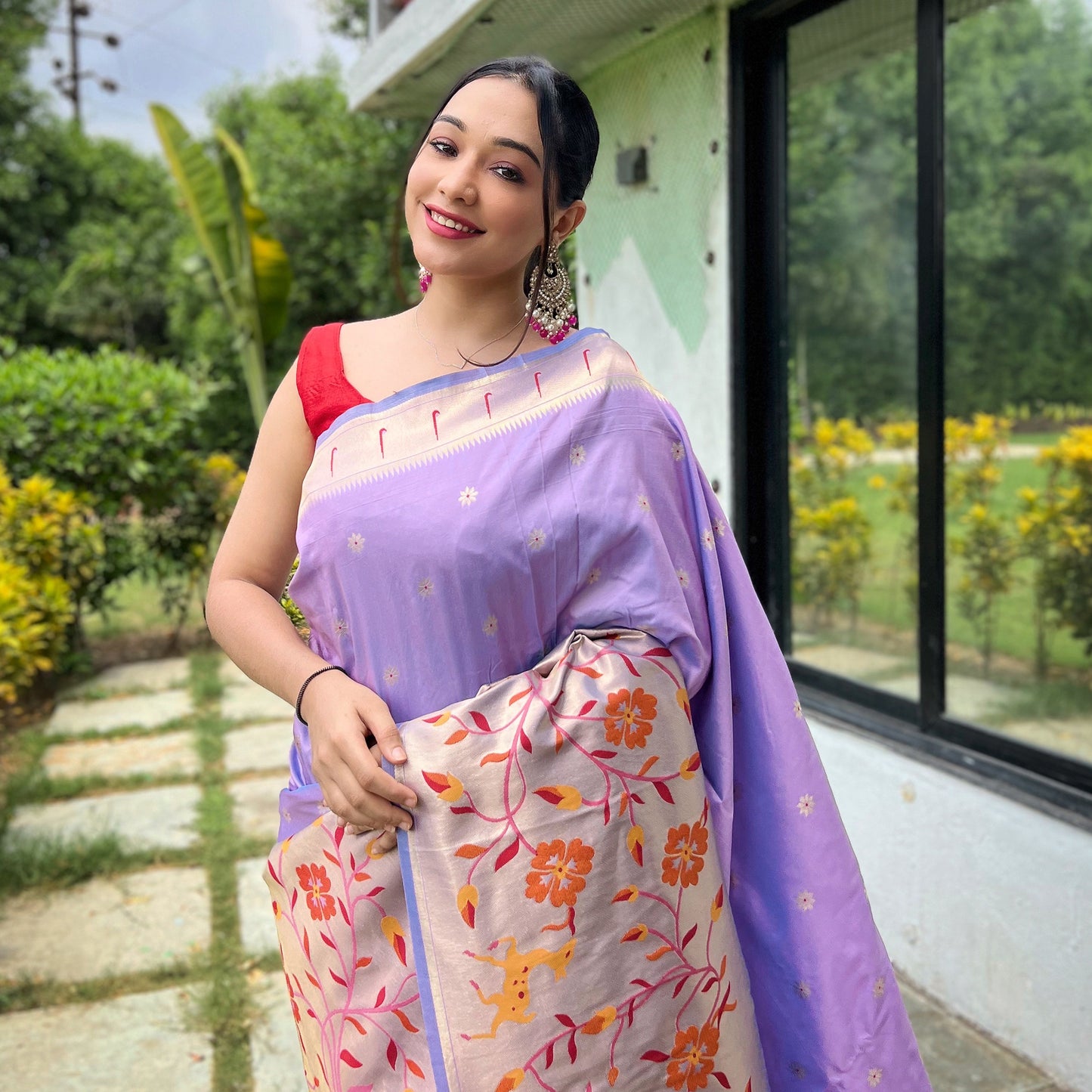 Purple - Gayatri Lavender Paithani Silk Handwork Saree