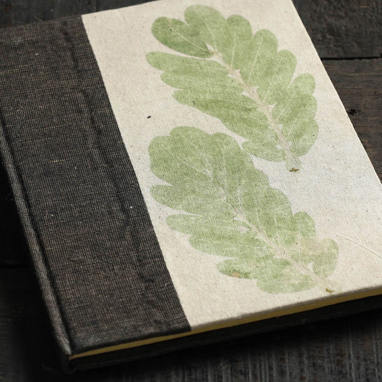  Leaf Art Work Special Visitor Notebook 