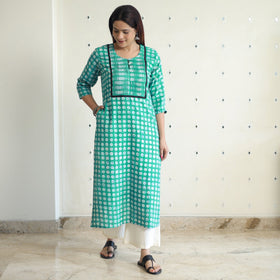 Buy Akola Hand Block Printed Cotton Pintuck Kurta Online at iTokri.com