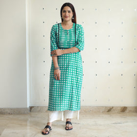 Buy Akola Hand Block Printed Cotton Pintuck Kurta Online at iTokri.com