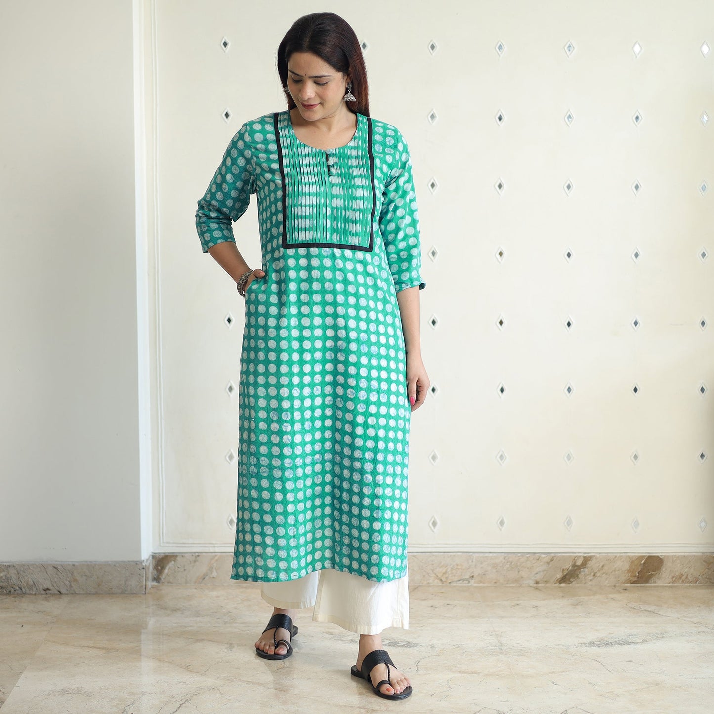 Buy Akola Hand Block Printed Cotton Pintuck Kurta Online at iTokri.com