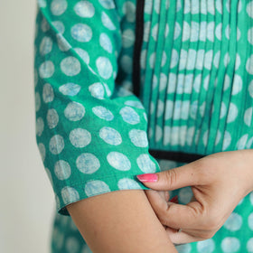 Buy Akola Hand Block Printed Cotton Pintuck Kurta Online at iTokri.com