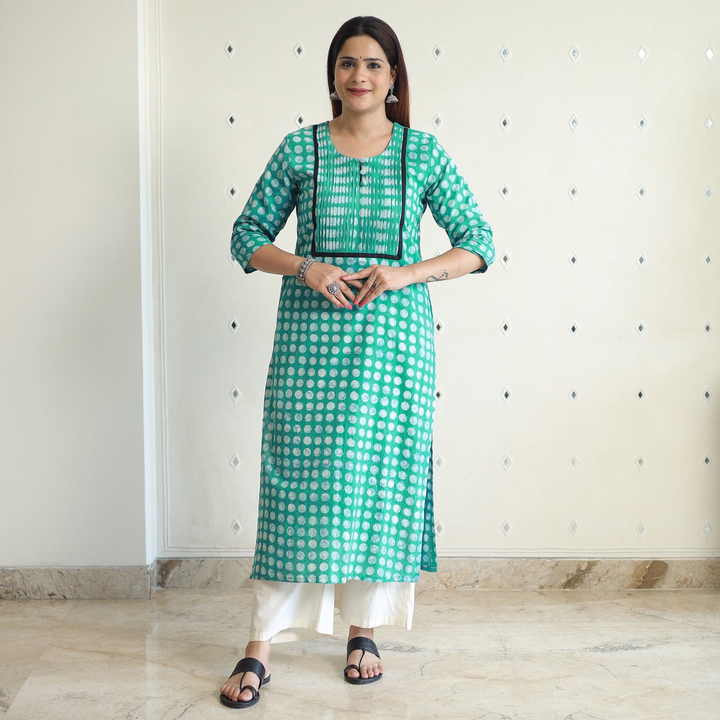 Buy Akola Hand Block Printed Cotton Pintuck Kurta Online at iTokri.com