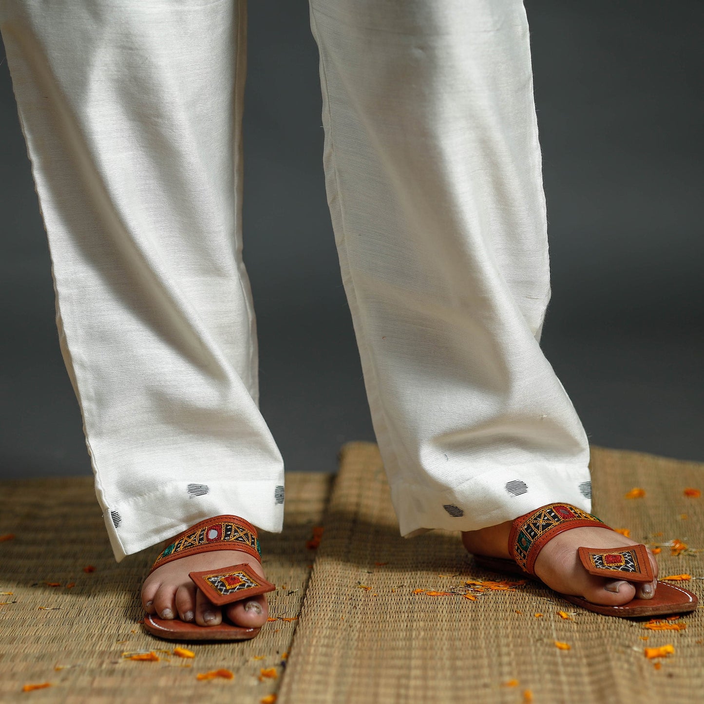 Light pink & white phulia jamdani handloom silk cotton
