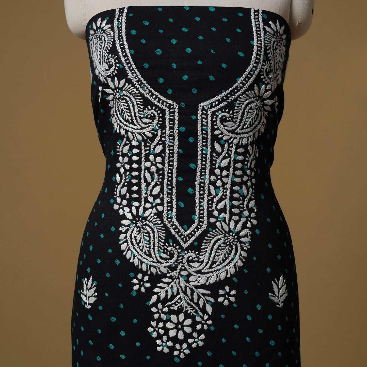 Lucknowi chikankari hand work bandhani unstitched kurta