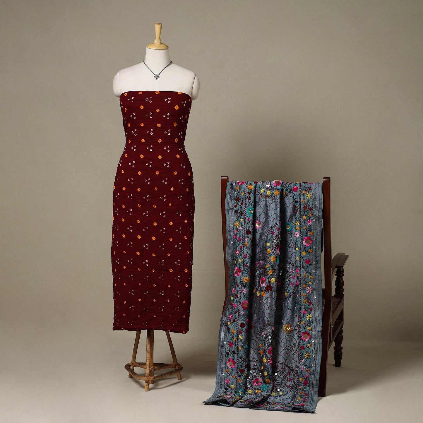 Maroon 2pc Unstitched Bandhani Dress Material with Jewellery Set