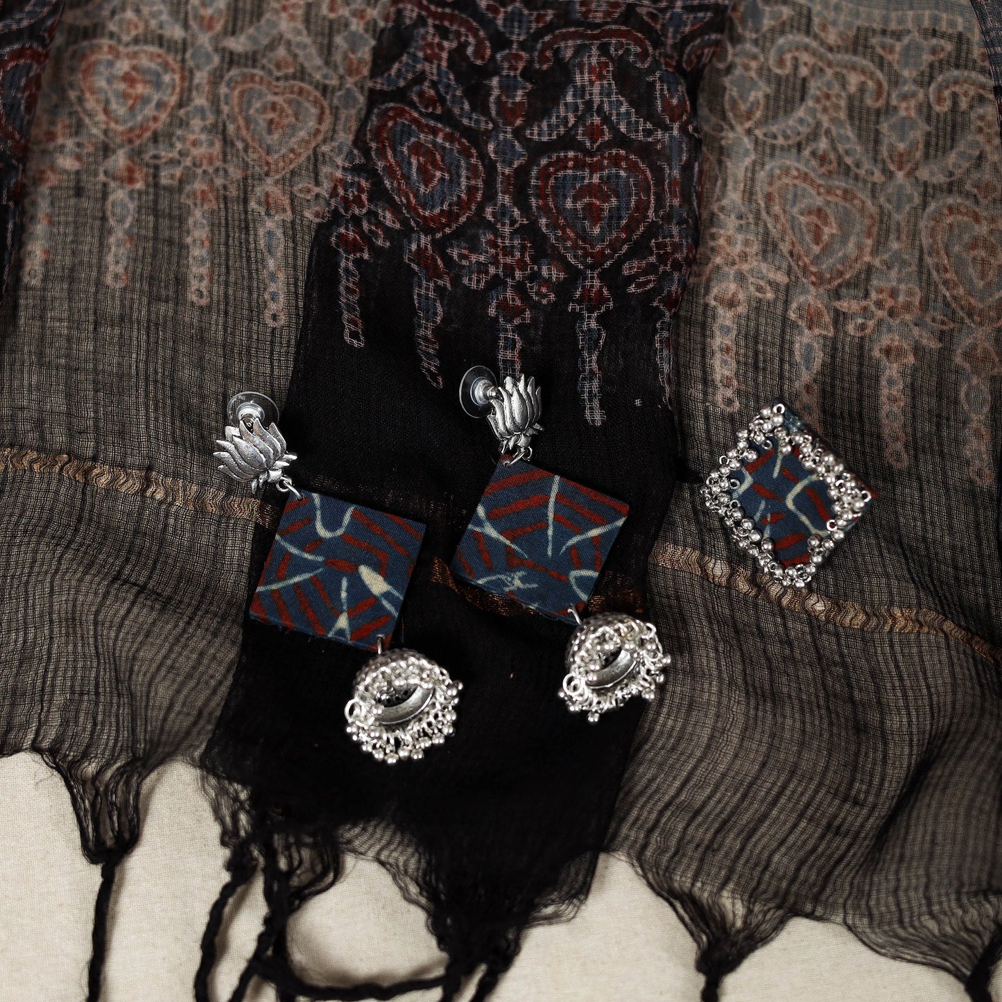 2pc Unstitched Bandhani Dress Material with Jewellery Set