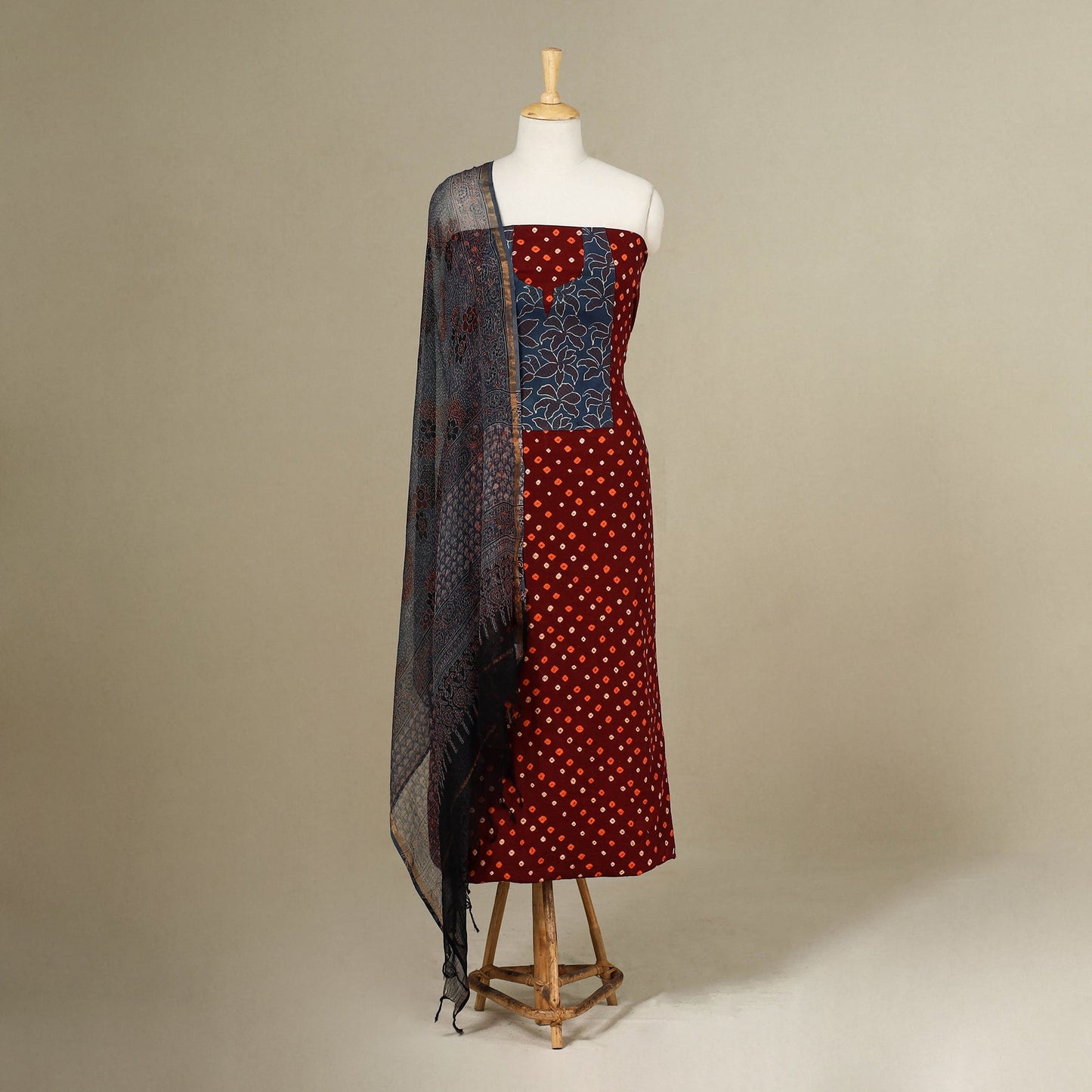 2pc Unstitched Bandhani Dress Material with Jewellery Set