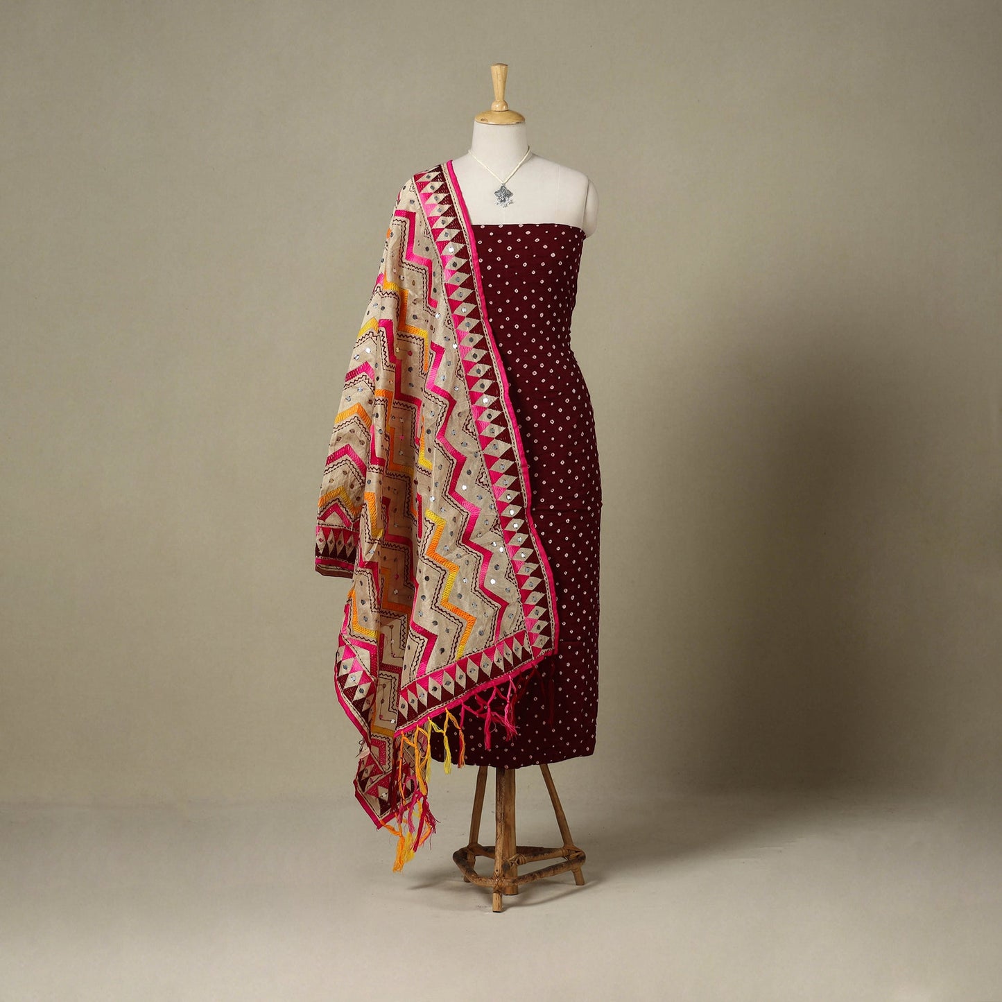 Maroon 2pc Unstitched Bandhani Dress Material with Jewellery Set