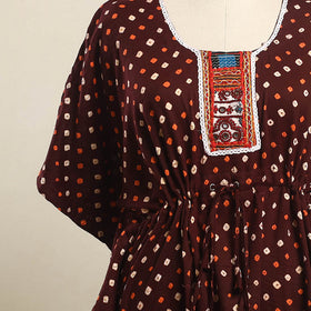 Buy Maroon Bandhani Cotton Kaftan with Desert Thread Embroidery